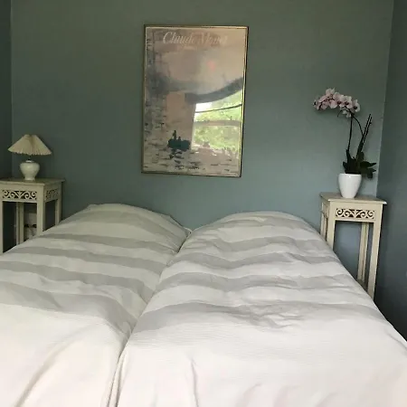 Homestay Fru Hollesens Sted *